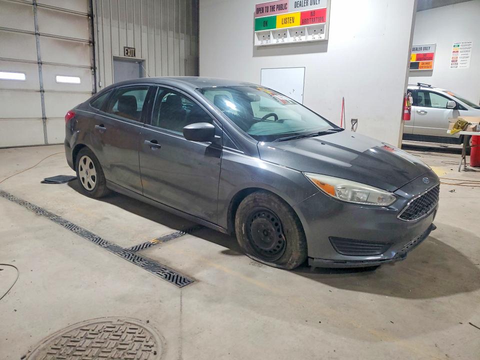 55651796 :رقم المزاد ، 1FADP3E27FL272759 vin ، 2015 Ford Focus مزاد بيع