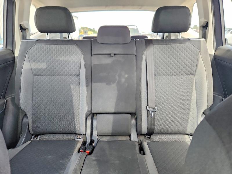 Продажа на аукционе авто 2018 Volkswagen Tiguan, vin: 3VV1B7AX5JM089132, номер лота: 56652086