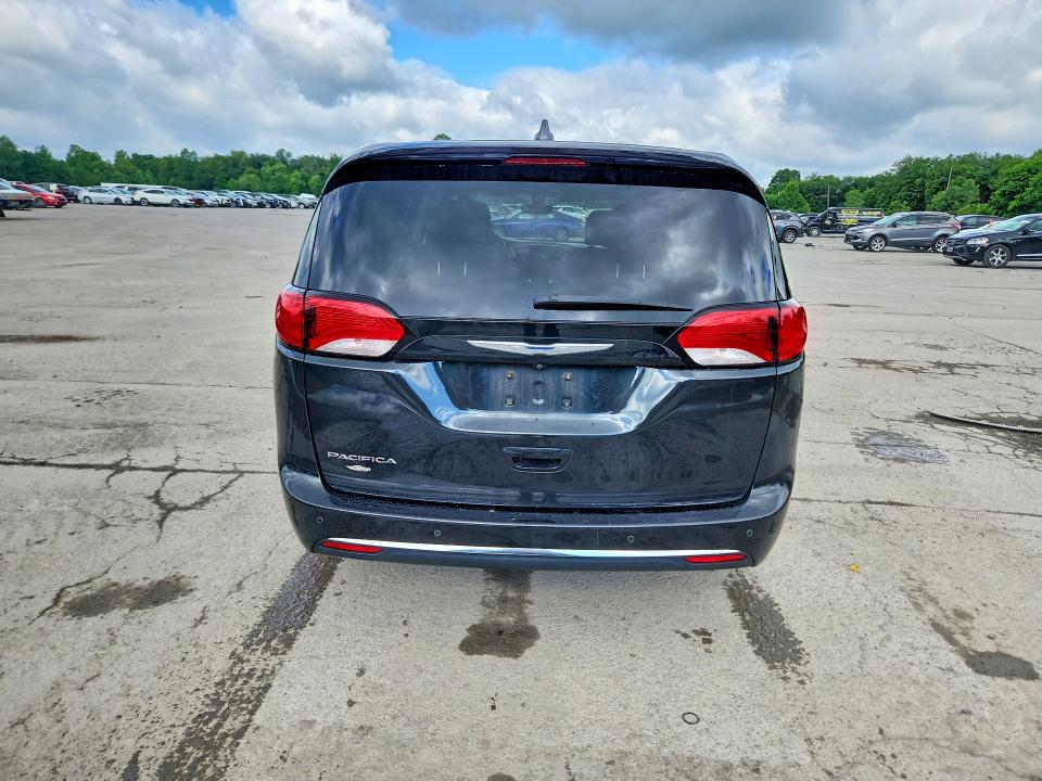 57320536 :رقم المزاد ، 2C4RC1FG2JR122942 vin ، 2018 Chrysler Pacifica مزاد بيع