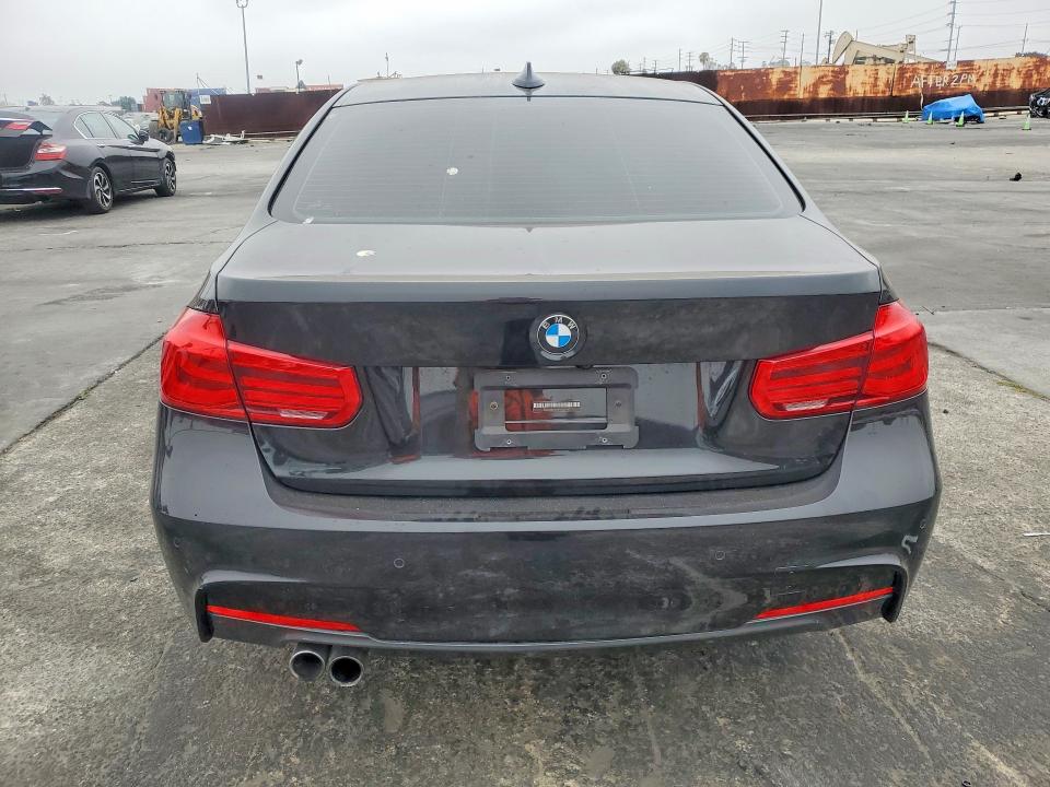 55873436 :رقم المزاد ، WBA8B9G52HNU51705 vin ، 2017 Bmw 330 مزاد بيع