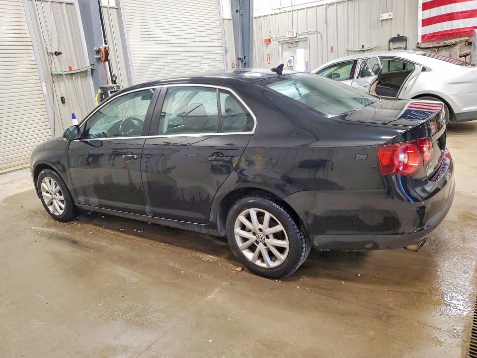 57737556 :رقم المزاد ، 3VWRX7AJ6AM041537 vin ، 2010 Volkswagen Jetta مزاد بيع