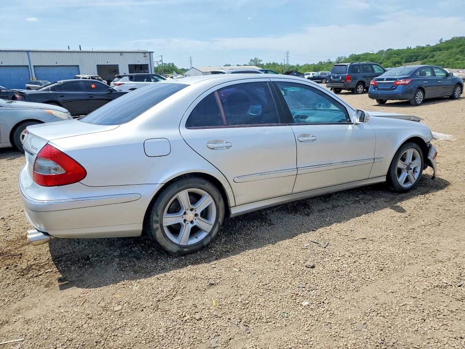 55821166 :رقم المزاد ، WDBUF87X98B208684 vin ، 2008 Mercedes-benz E مزاد بيع
