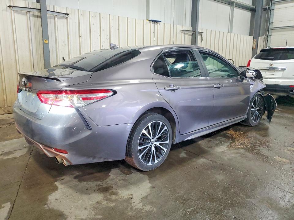 2020 Toyota Camry მანქანა იყიდება აუქციონზე, vin: 4T1G11BK9LU015847, აუქციონის ნომერი: 55918036