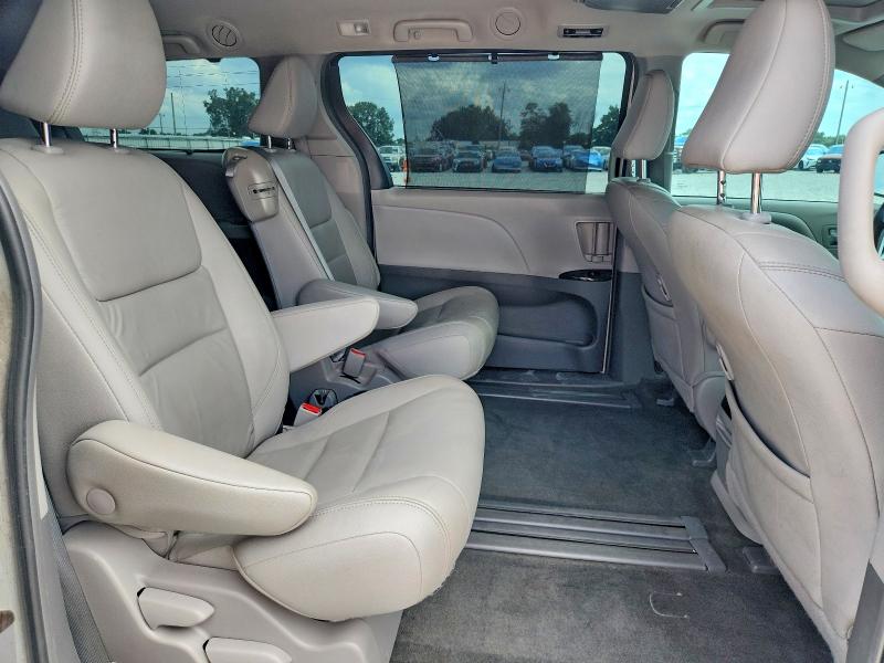 Продажа на аукционе авто 2019 Toyota Sienna, vin: 5TDYZ3DC0KS972261, номер лота: 55592236