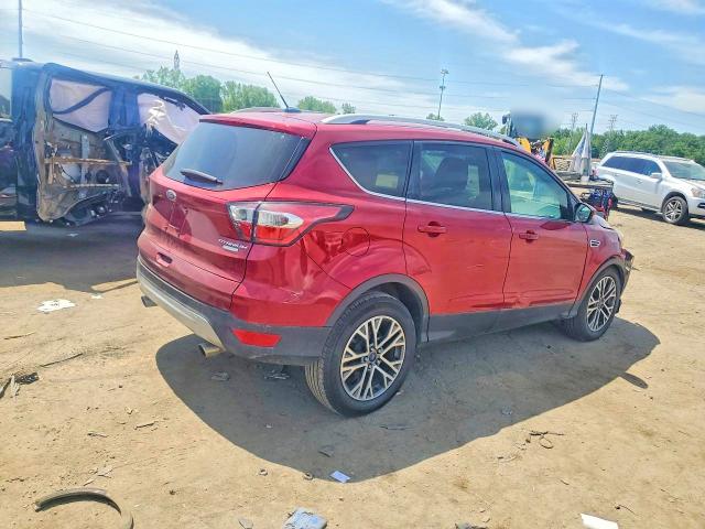 56057706 :رقم المزاد ، 1FMCU0JD7HUC62097 vin ، 2017 Ford Escape مزاد بيع