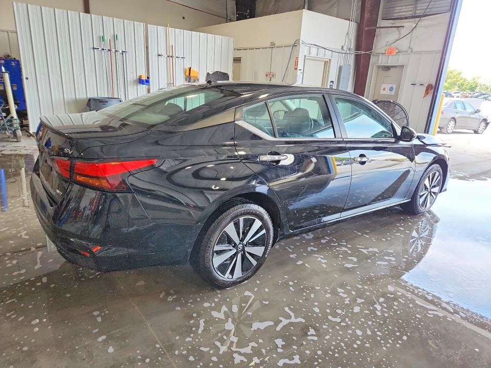 2022 Nissan Altima მანქანა იყიდება აუქციონზე, vin: 1N4BL4DW8NN382459, აუქციონის ნომერი: 56663926
