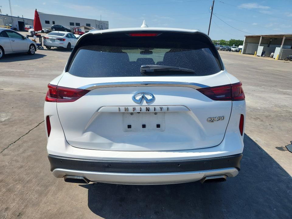 58228856 :رقم المزاد ، 3PCAJ5BA1NF111685 vin ، 2022 Infiniti Qx50 مزاد بيع