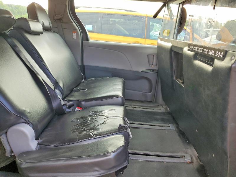 2016 Toyota Sienna მანქანა იყიდება აუქციონზე, vin: 5TDZK3DC2GS718146, აუქციონის ნომერი: 57137126