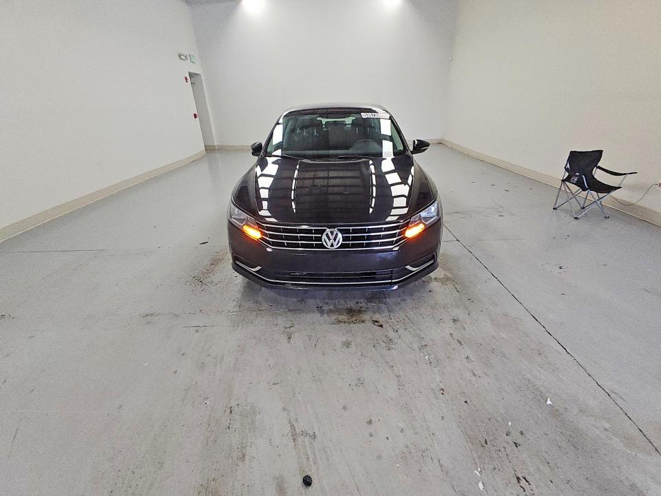 Продажа на аукционе авто 2017 Volkswagen Passat, vin: 1VWAT7A35HC007787, номер лота: 53573586