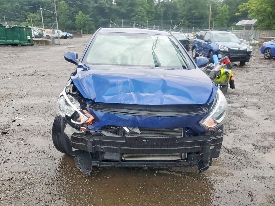 56649316 :رقم المزاد ، KMHCT4AE4HU233580 vin ، 2017 Hyundai Accent مزاد بيع