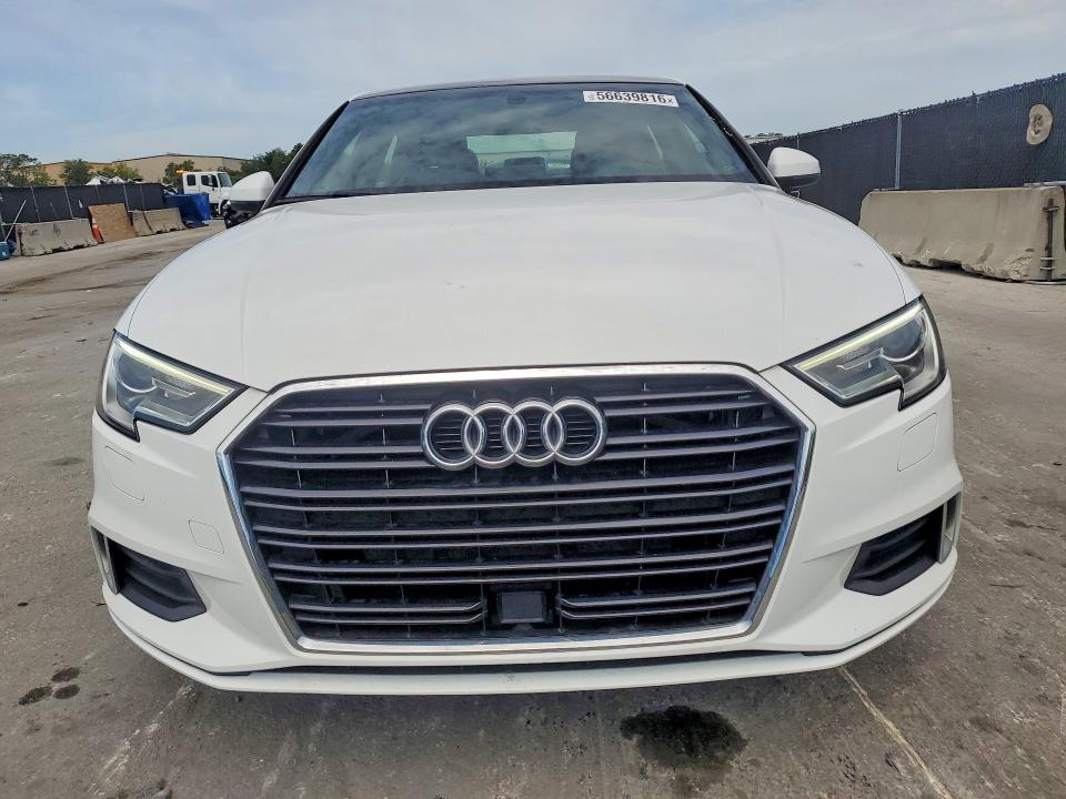 56639816 :رقم المزاد ، WAUAUGFF2J1040411 vin ، 2018 Audi A3 مزاد بيع