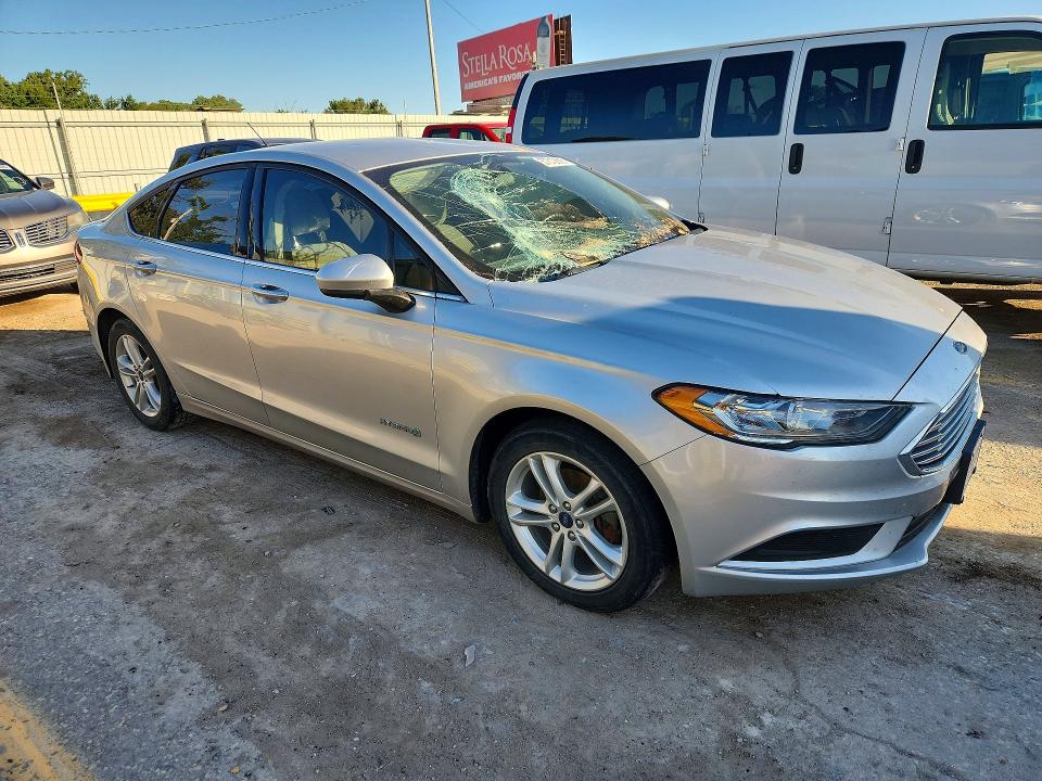 57312866 :رقم المزاد ، 3FA6P0LU6JR267798 vin ، 2018 Ford Fusion مزاد بيع