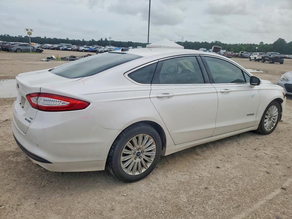2013 Ford Fusion მანქანა იყიდება აუქციონზე, vin: 3FA6P0LU1DR323246, აუქციონის ნომერი: 57532196