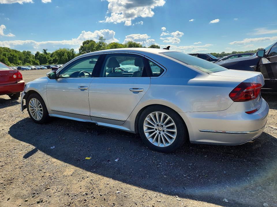 58004546 :رقم المزاد ، 1VWBT7A37HC051066 vin ، 2017 Volkswagen Passat مزاد بيع