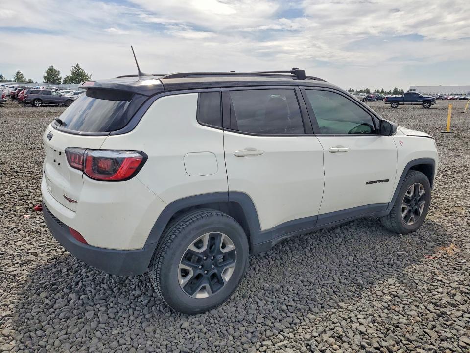 57573856 :رقم المزاد ، 3C4NJDDB3JT451708 vin ، 2018 Jeep Compass مزاد بيع