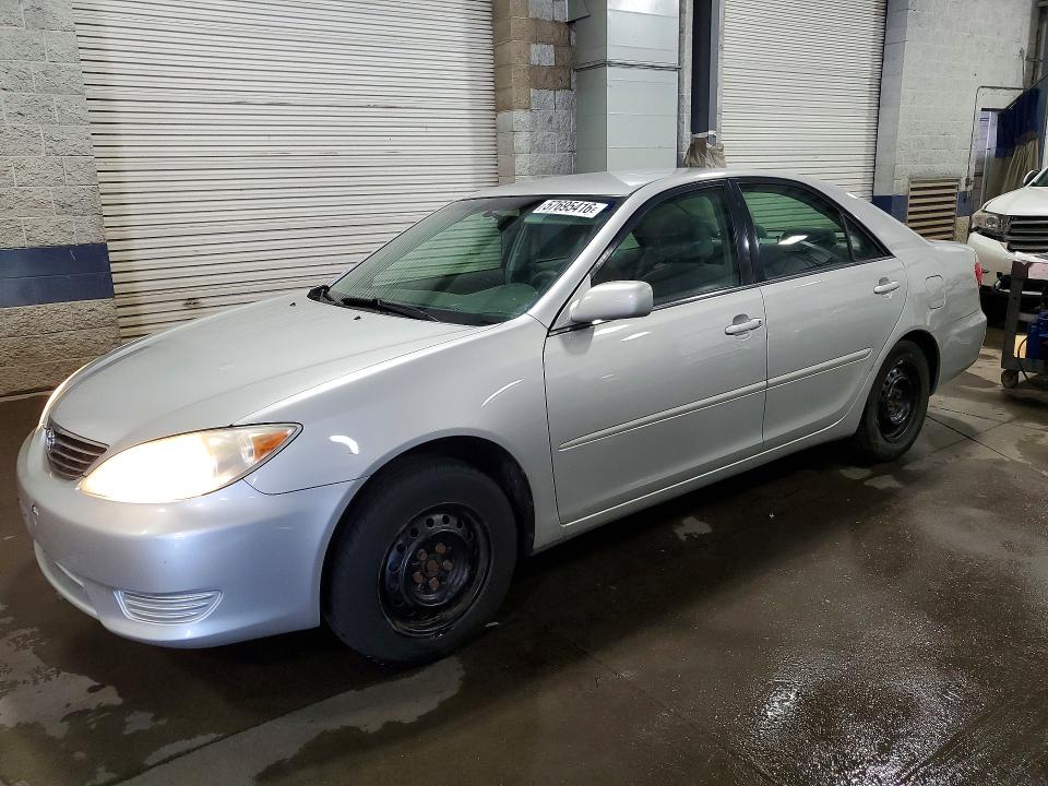 2005 Toyota Camry მანქანა იყიდება აუქციონზე, vin: 4T1BE30K95U564030, აუქციონის ნომერი: 57695416