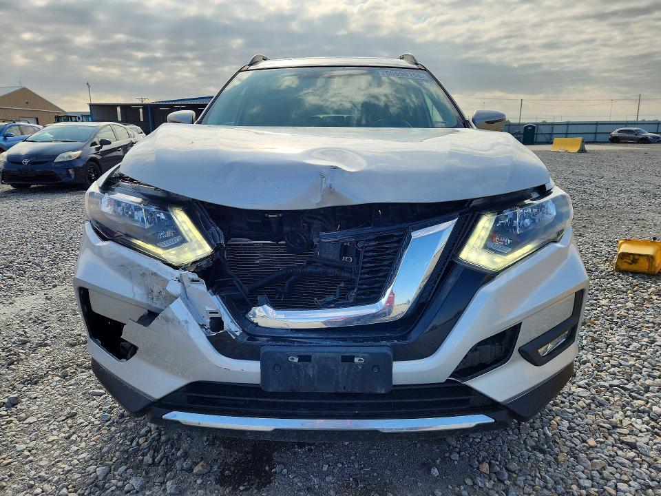 2017 Nissan Rogue მანქანა იყიდება აუქციონზე, vin: 5N1AT2MV9HC852026, აუქციონის ნომერი: 55690156