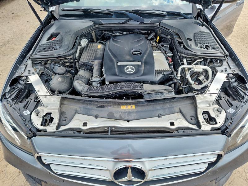 57609896 :رقم المزاد ، WDDZF4KB6HA106072 vin ، 2017 Mercedes-benz E مزاد بيع