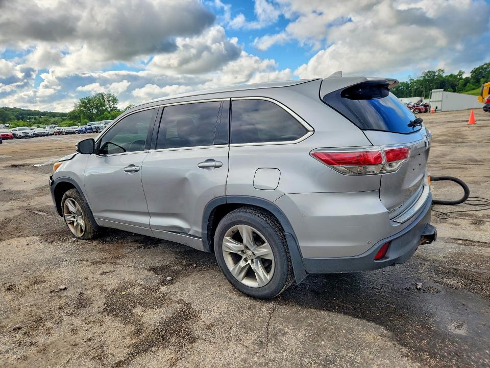 57530866 :رقم المزاد ، 5TDDKRFH0FS118830 vin ، 2015 Toyota Highlander مزاد بيع