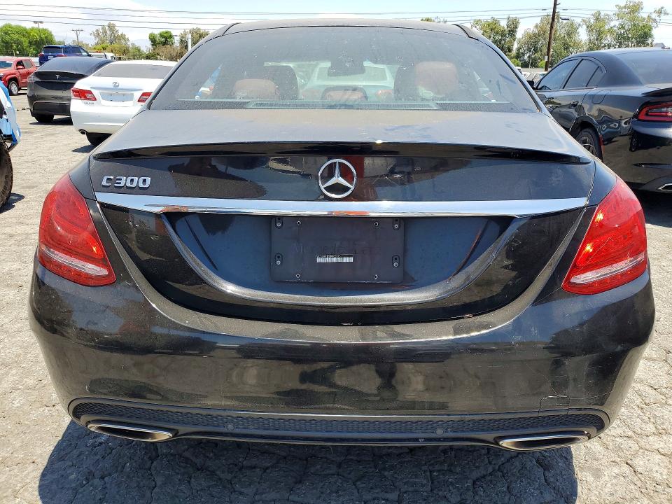 58139826 :رقم المزاد ، WDDWF4JB2JR405215 vin ، 2018 Mercedes-benz C مزاد بيع