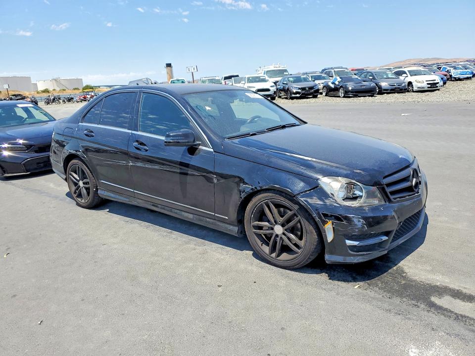 Продажа на аукционе авто 2013 Mercedes-benz C, vin: WDDGF4HB8DR279831, номер лота: 58095716