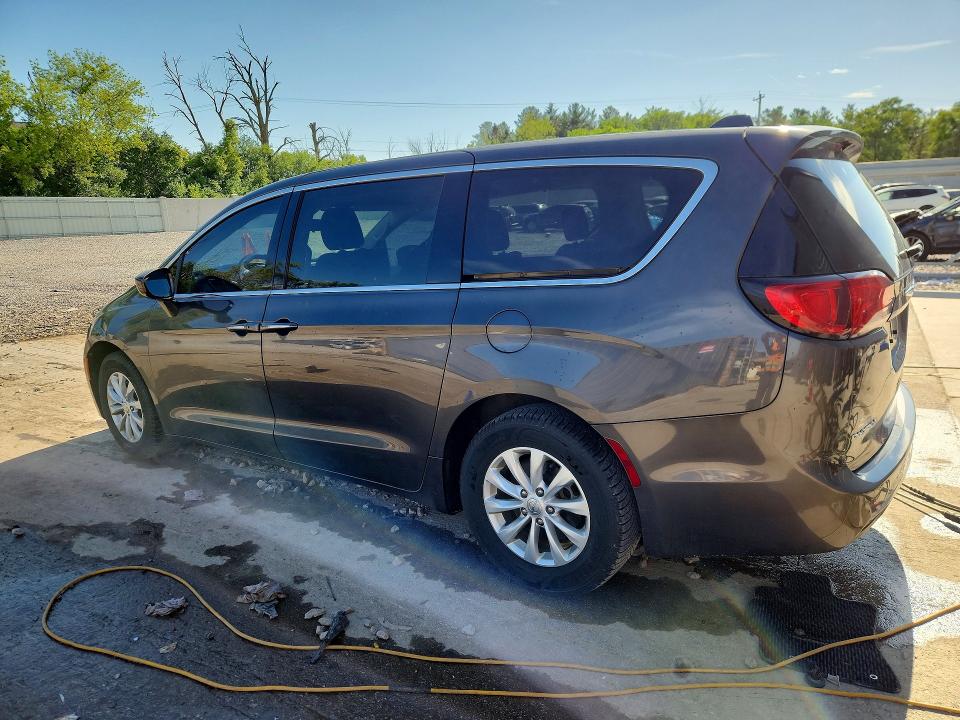 Продажа на аукционе авто 2018 Chrysler Pacifica, vin: 2C4RC1FGXJR115690, номер лота: 55888366