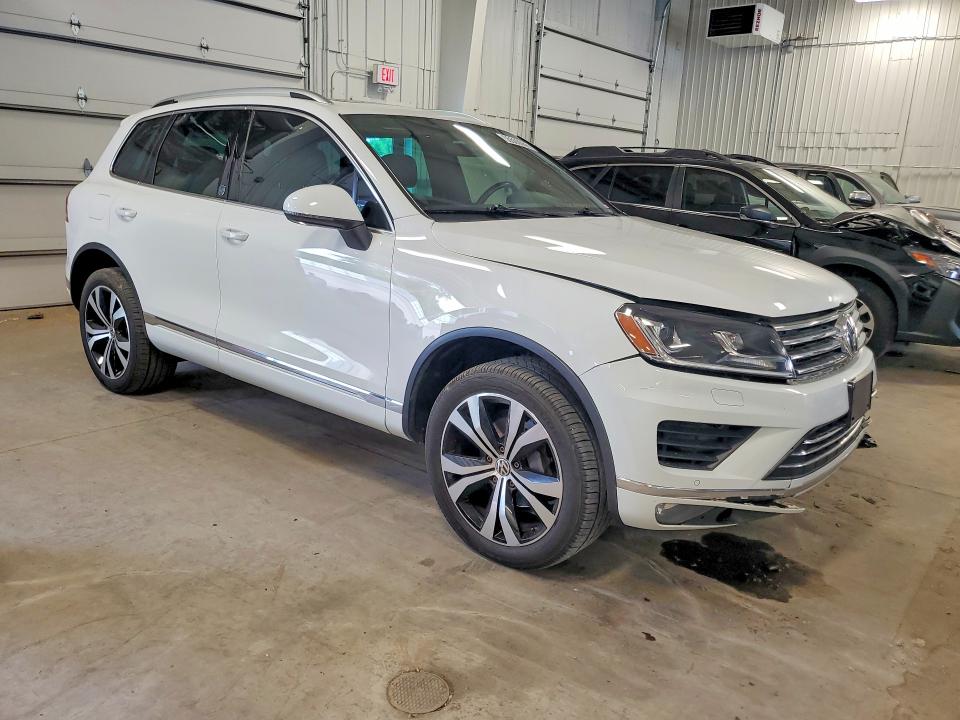 Продаж на аукціоні авто 2017 Volkswagen Touareg, vin: WVGRF7BP4HD001399, номер лоту: 55500066