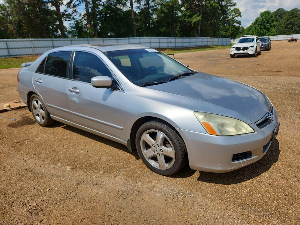 55536786 :رقم المزاد ، 1HGCM66577A078773 vin ، 2007 Honda Accord مزاد بيع