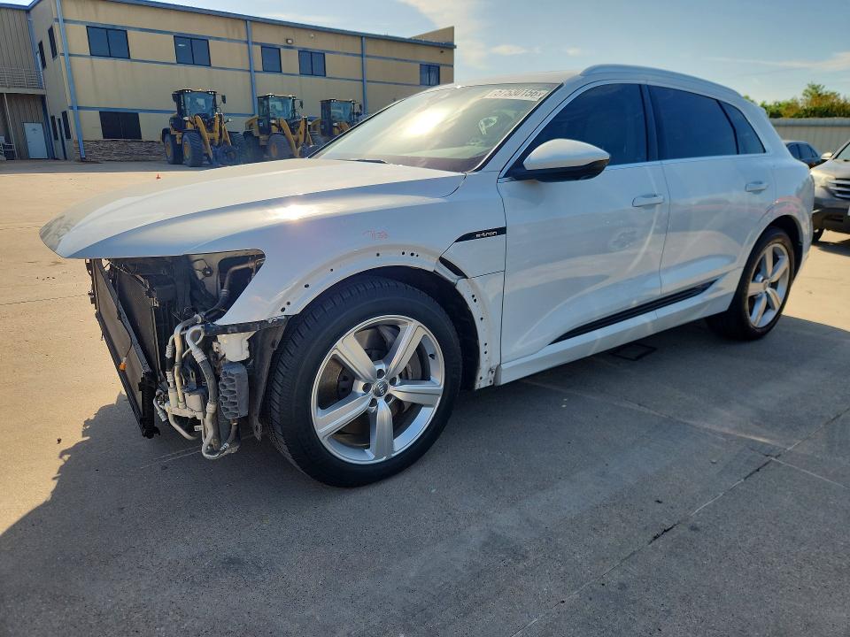 Продаж на аукціоні авто 2019 Audi E-tron, vin: WA1LAAGEXKB009033, номер лоту: 57530156