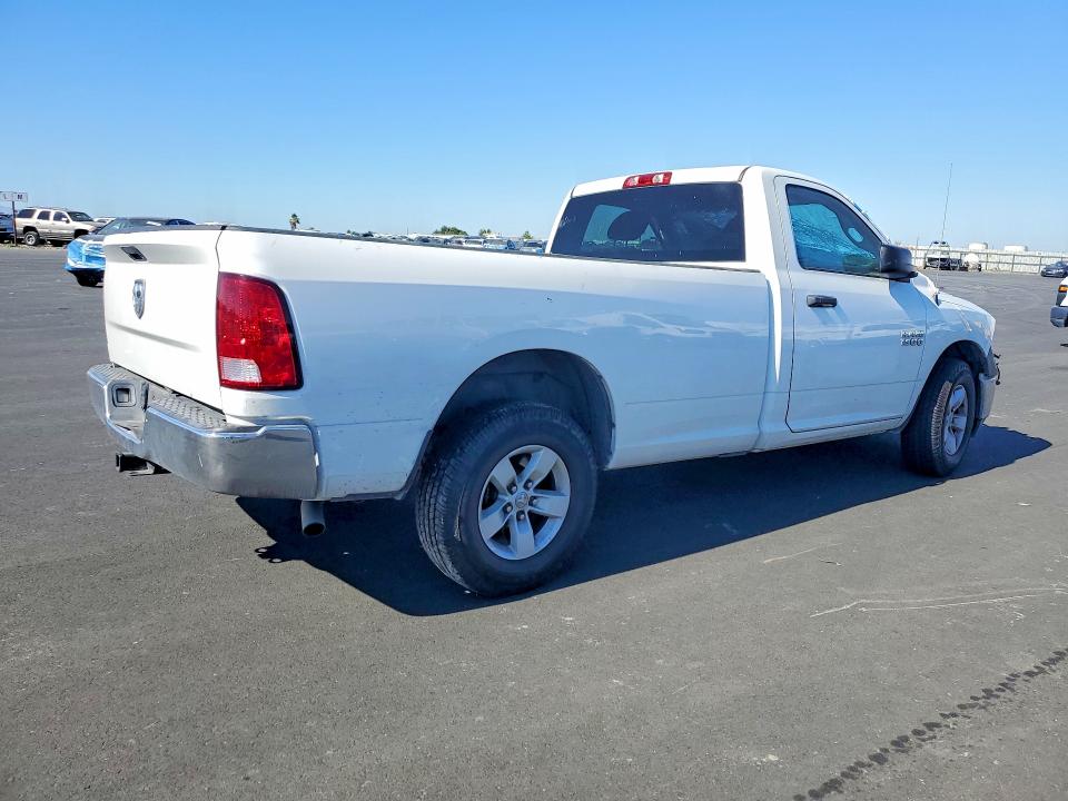 56231126 :رقم المزاد ، 3C6JR6DG7JG137641 vin ، 2018 Ram 1500 مزاد بيع