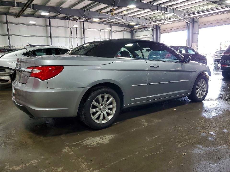 57326756 :رقم المزاد ، 1C3BCBEG8EN127336 vin ، 2014 Chrysler 200 مزاد بيع