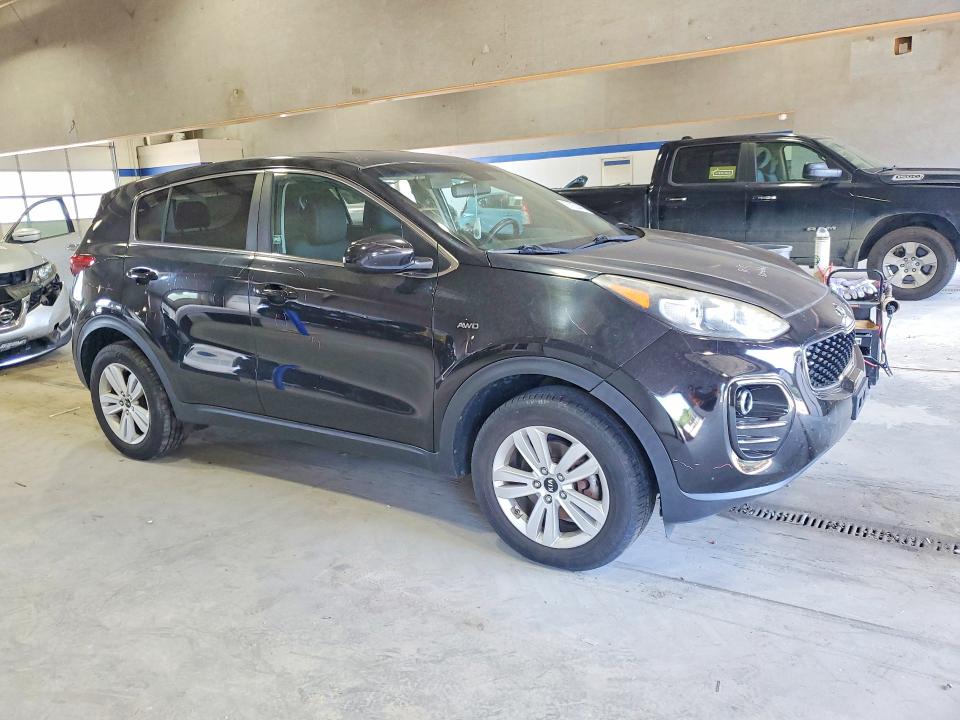 57053406 :رقم المزاد ، KNDPMCAC8H7093009 vin ، 2017 Kia Sportage مزاد بيع