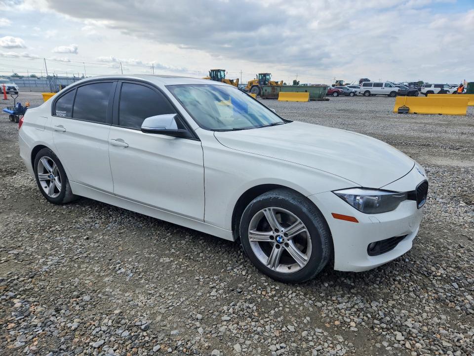 55835366 :رقم المزاد ، WBA3B5G50ENS09980 vin ، 2014 Bmw 328 مزاد بيع