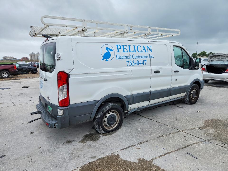 2015 Ford Transit მანქანა იყიდება აუქციონზე, vin: 1FTYR1ZM9FKA44368, აუქციონის ნომერი: 55754516