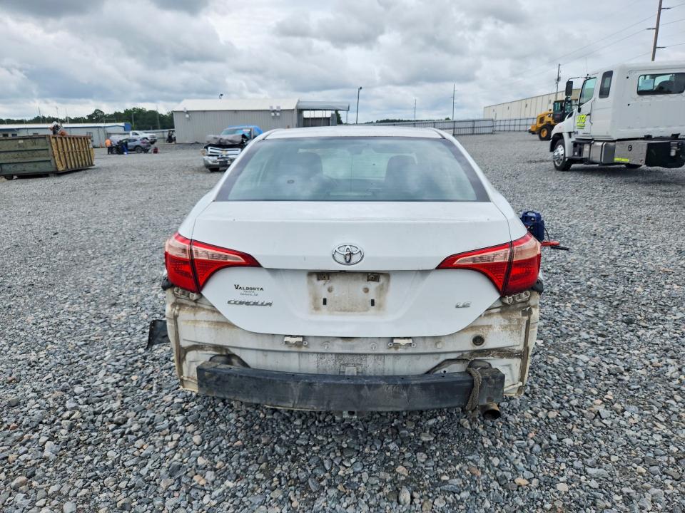 57524606 :رقم المزاد ، 5YFBURHE4JP814869 vin ، 2018 Toyota Corolla مزاد بيع