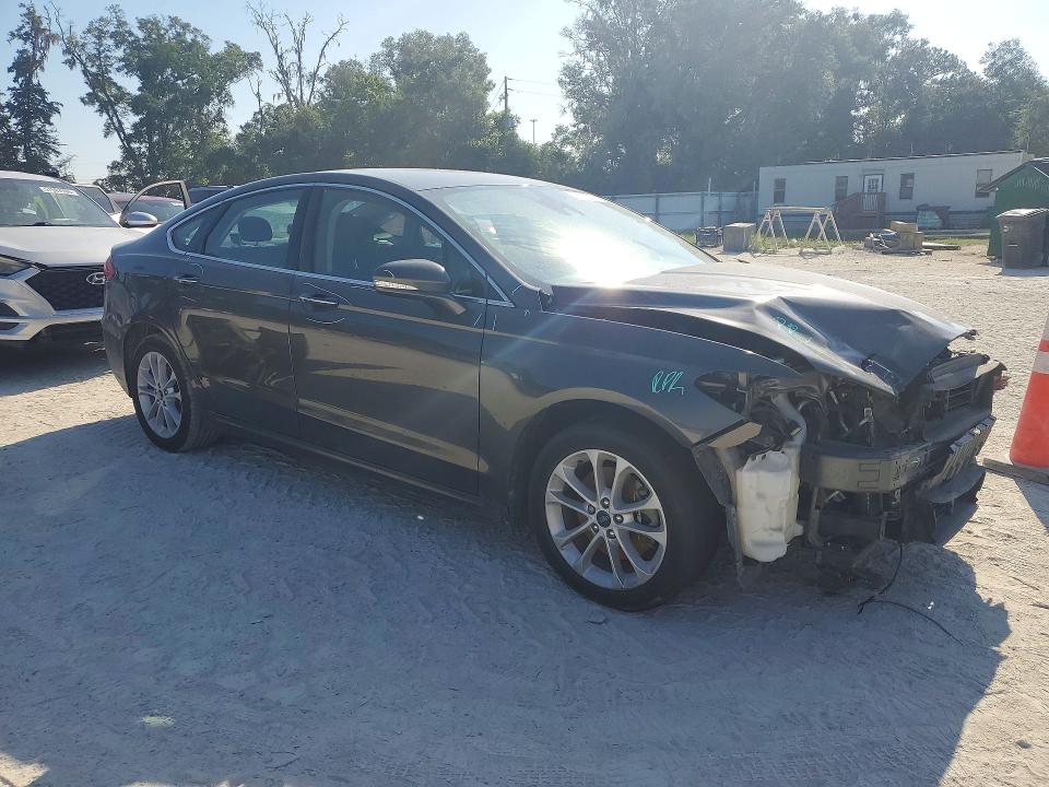 58110076 :رقم المزاد ، 3FA6P0PU5KR266329 vin ، 2019 Ford Fusion مزاد بيع
