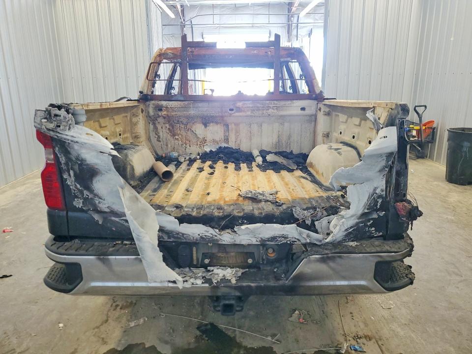 Продаж на аукціоні авто 2023 Chevrolet Silverado, vin: 2GCUDAED2P1111543, номер лоту: 55879096