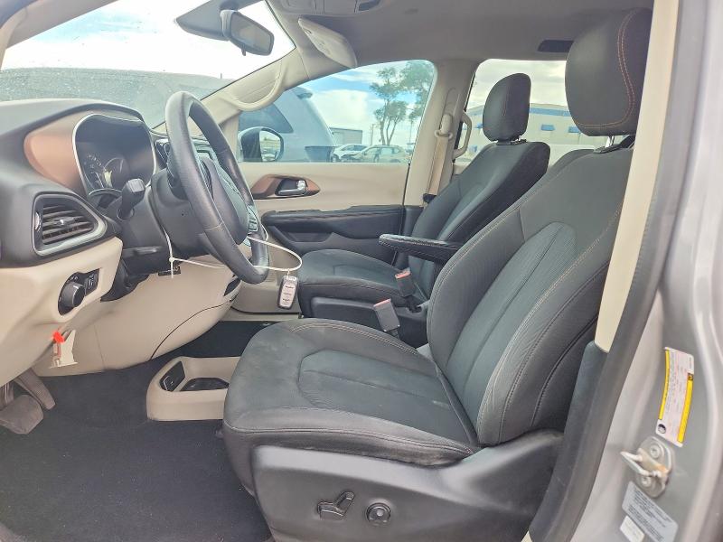 58220826 :رقم المزاد ، 2C4RC1CG0HR597939 vin ، 2017 Chrysler Pacifica مزاد بيع