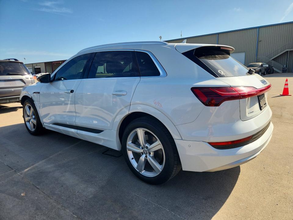 Продажа на аукционе авто 2019 Audi E-tron, vin: WA1LAAGEXKB009033, номер лота: 57530156