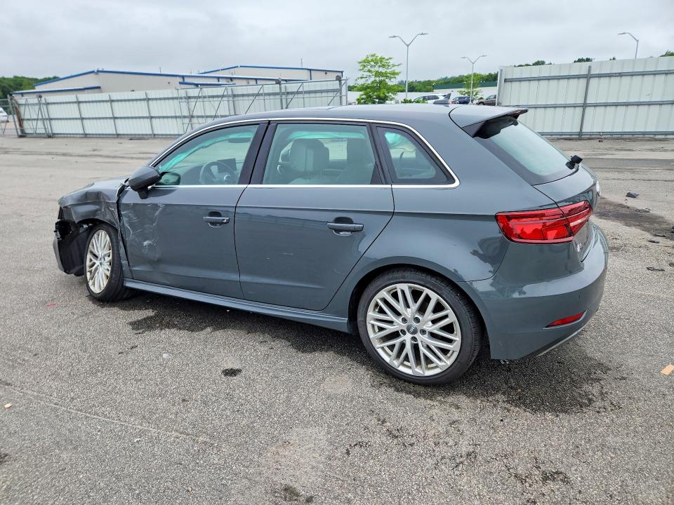 58111476 :رقم المزاد ، WAUSPBFF1JA067081 vin ، 2018 Audi A3 مزاد بيع