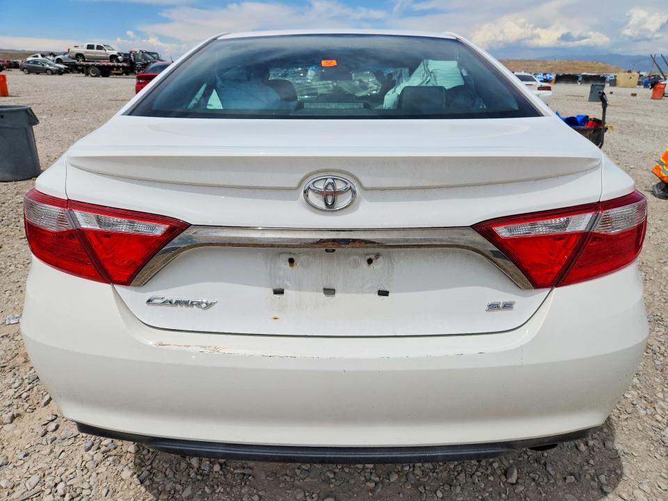 59345726 :رقم المزاد ، 4T1BF1FK9FU897340 vin ، 2015 Toyota Camry مزاد بيع