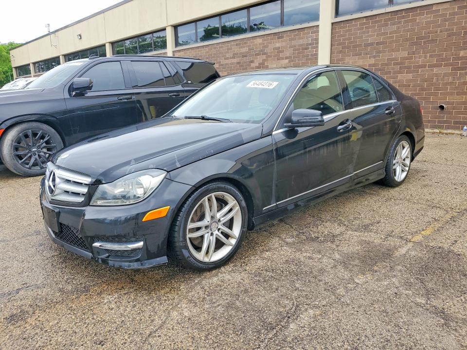 2013 Mercedes-benz C მანქანა იყიდება აუქციონზე, vin: WDDGF8ABXDR277368, აუქციონის ნომერი: 56484316