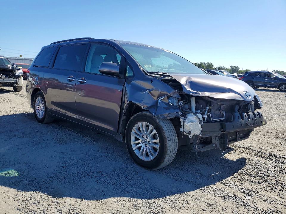 2013 Toyota Sienna მანქანა იყიდება აუქციონზე, vin: 5TDYK3DC0DS299821, აუქციონის ნომერი: 58590036