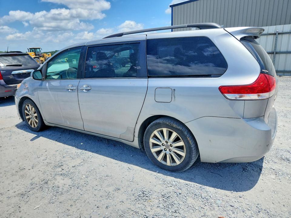 58025666 :رقم المزاد ، 5TDDK3DC1BS020016 vin ، 2011 Toyota Sienna مزاد بيع