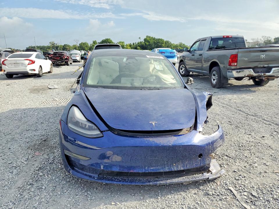 58034766 :رقم المزاد ، 5YJ3E1EB5NF115409 vin ، 2022 Tesla Model 3 مزاد بيع