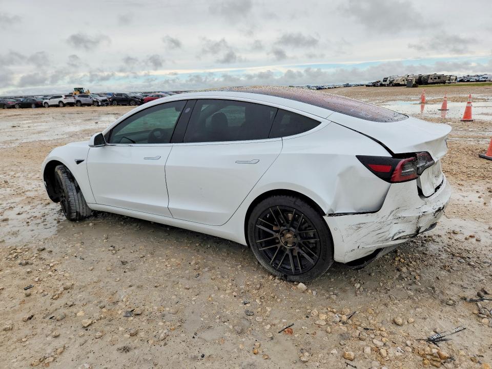 57314086 :رقم المزاد ، 5YJ3E1EA2JF035258 vin ، 2018 Tesla Mdl 3 مزاد بيع