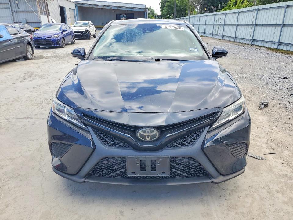 57172536 :رقم المزاد ، 4T1M11AK1LU978410 vin ، 2020 Toyota Camry مزاد بيع