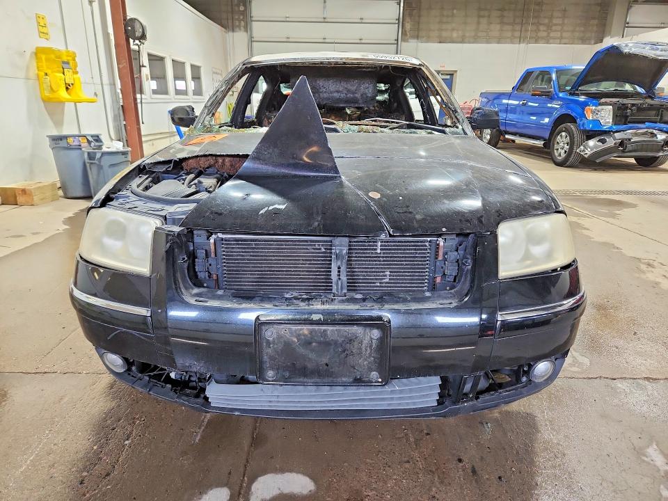 2001 Volkswagen Passat მანქანა იყიდება აუქციონზე, vin: WVWPD63B51P070248, აუქციონის ნომერი: 63344156