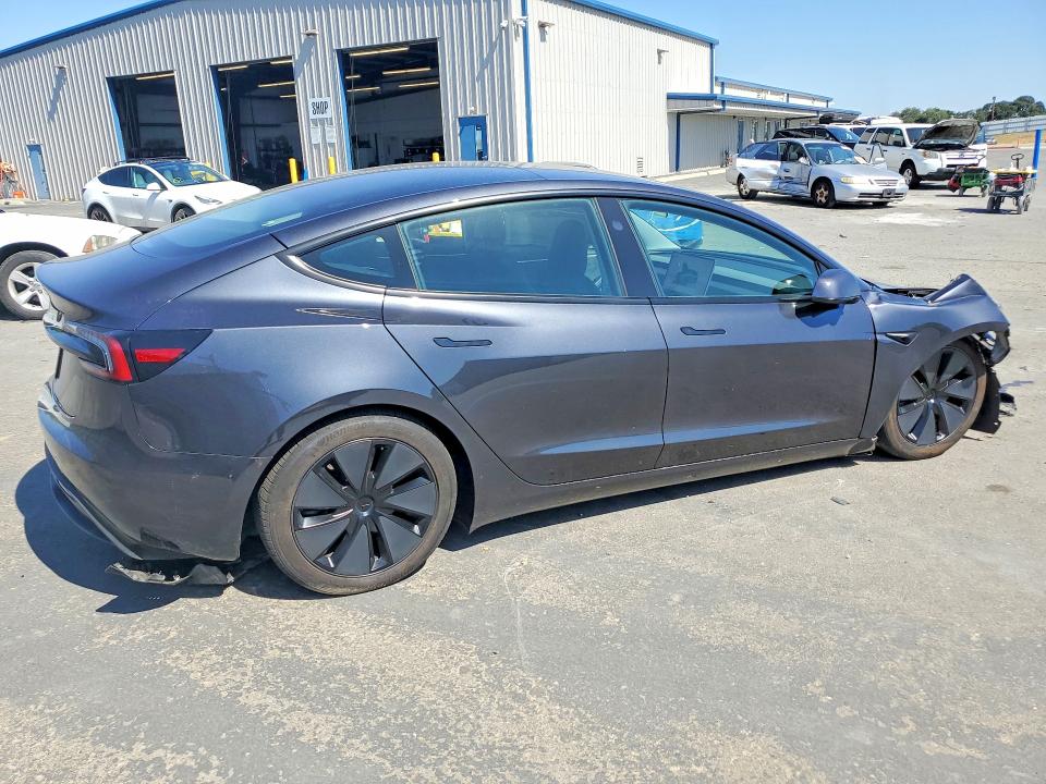 55815476 :رقم المزاد ، 5YJ3E1EA1SF079236 vin ، 2025 Tesla Model 3 مزاد بيع