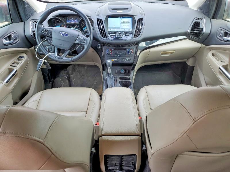 55982396 :رقم المزاد ، 1FMCU0JD5HUB88727 vin ، 2017 Ford Escape مزاد بيع